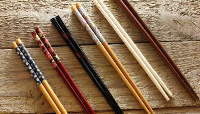一篇看懂!家里常用的筷子，哪一种健康又好用