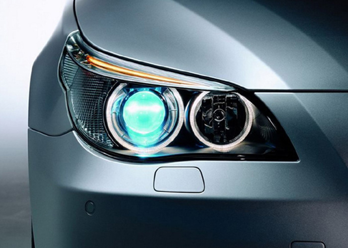 汽车灯的重要性 提高能见度与安全性
